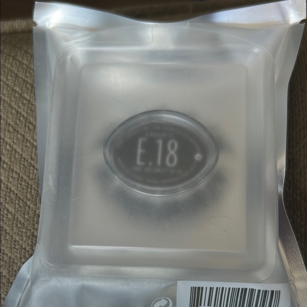 Lashify gossamer lashes E18